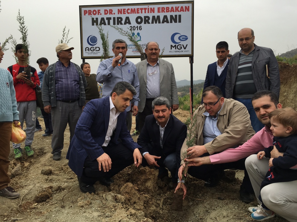 HATAYDA ERBAKAN ANISINA HATIRA ORMANI
